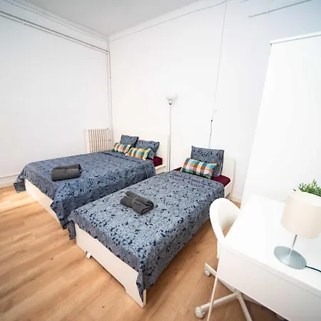 Albergue By Rambla De Catalunya *